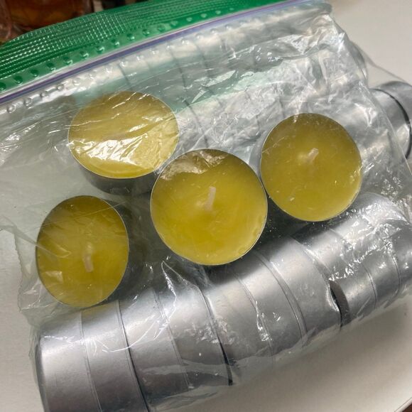 44 Yellow Citronella Anti Mosquito Tealight Candles 4h burn - Picture 1 of 2